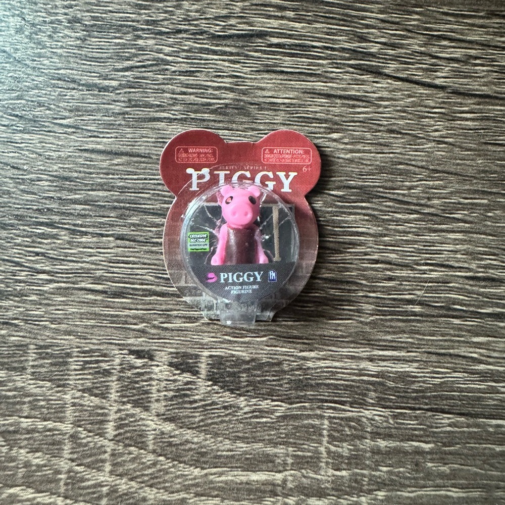 Piggy, mini action figure collectible